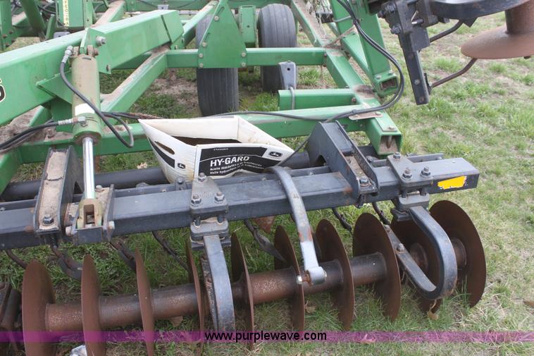 image for item F8690 1998 John Deere 726 mulch finisher