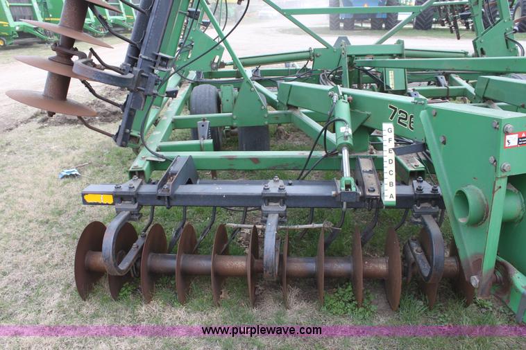 image for item F8690 1998 John Deere 726 mulch finisher