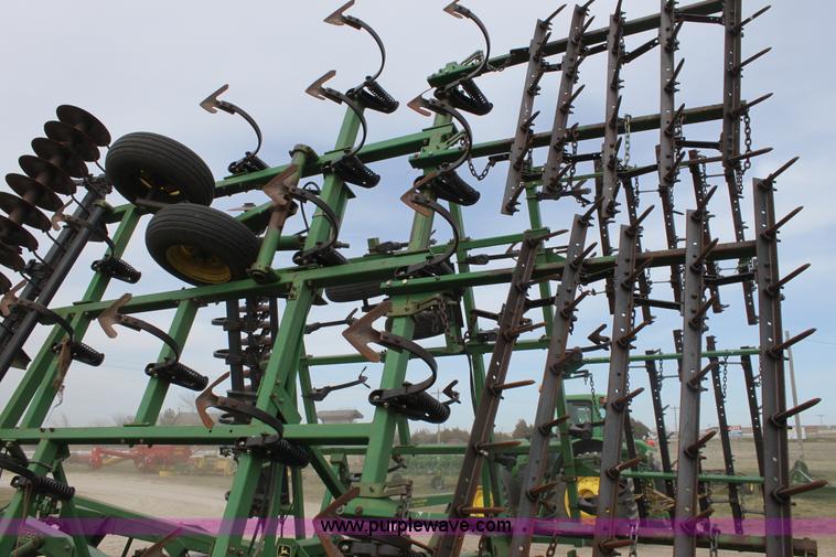 image for item F8690 1998 John Deere 726 mulch finisher