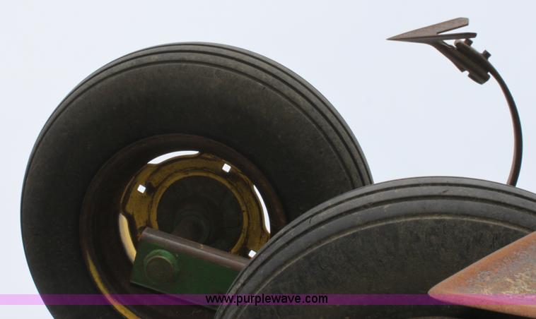 image for item F8690 1998 John Deere 726 mulch finisher