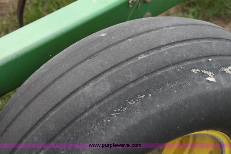 image for item F8690 1998 John Deere 726 mulch finisher