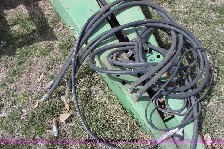 image for item F8694 1991 John Deere 7200 planter