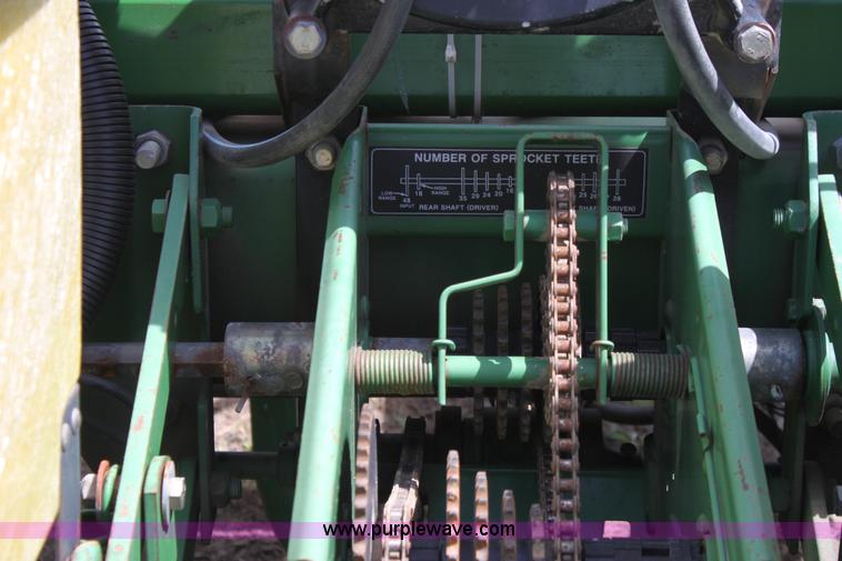 image for item F8694 1991 John Deere 7200 planter