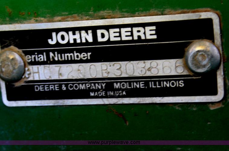 image for item F8694 1991 John Deere 7200 planter