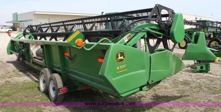 image for item F8695 2005 John Deere 630F header