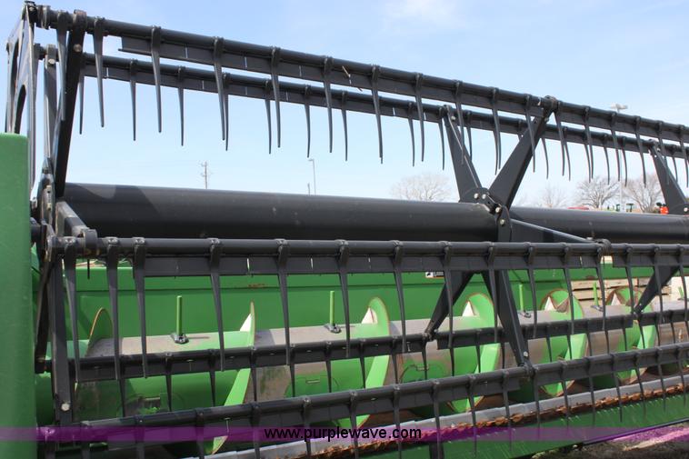 image for item F8695 2005 John Deere 630F header