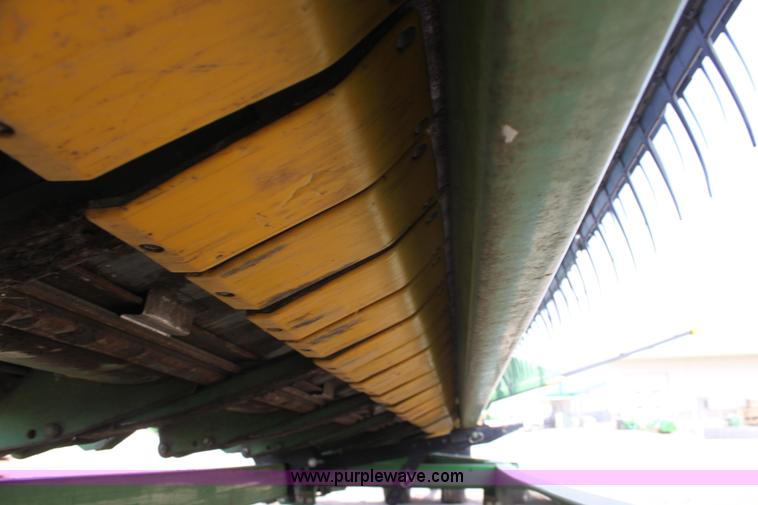 image for item F8695 2005 John Deere 630F header