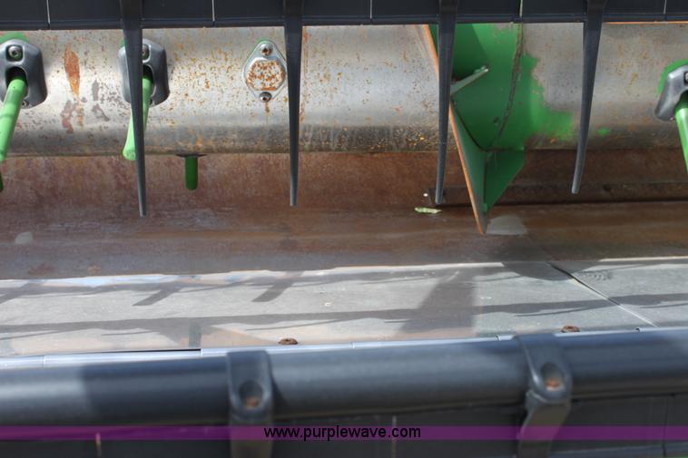 image for item F8695 2005 John Deere 630F header