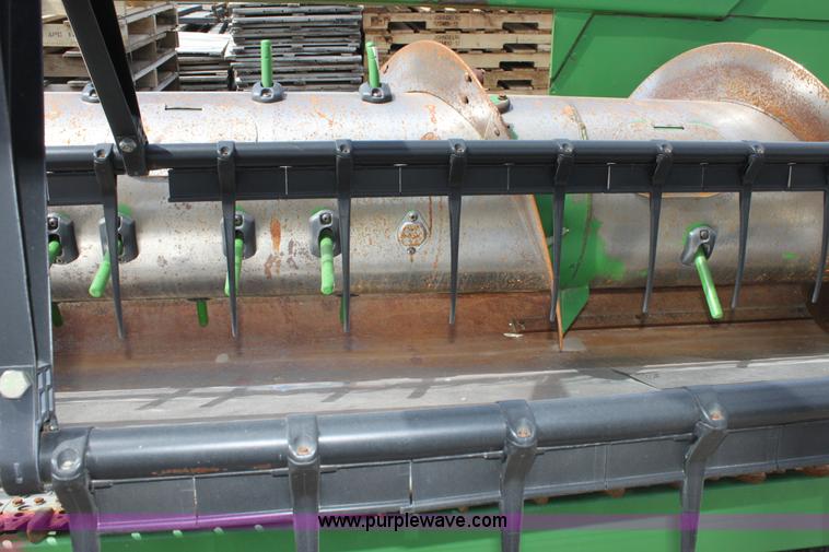 image for item F8695 2005 John Deere 630F header