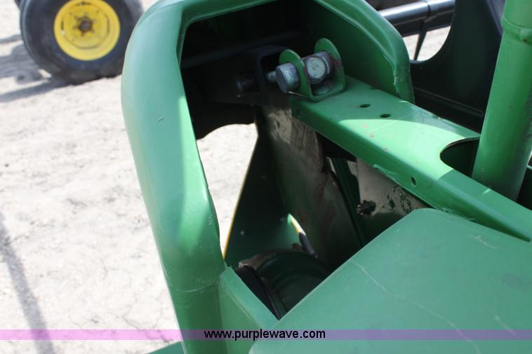 image for item F8695 2005 John Deere 630F header