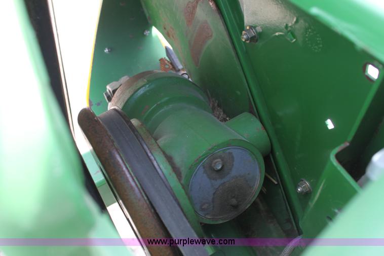 image for item F8695 2005 John Deere 630F header
