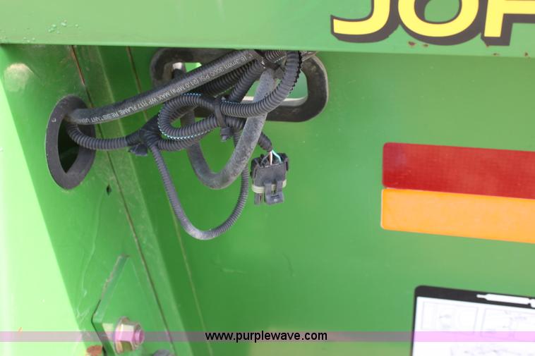 image for item F8695 2005 John Deere 630F header