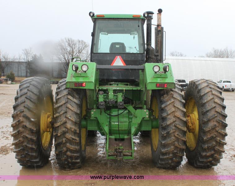 image for item F8709 1992 John Deere 8760 4WD tractor