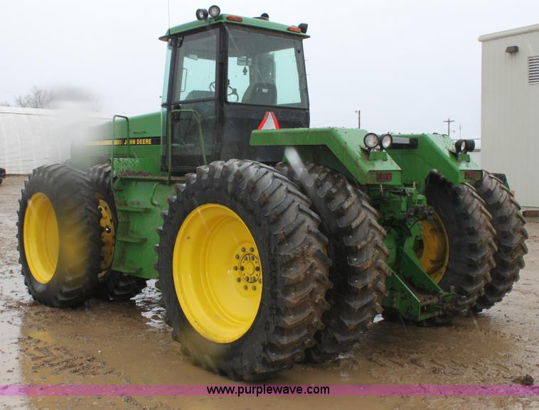 image for item F8709 1992 John Deere 8760 4WD tractor