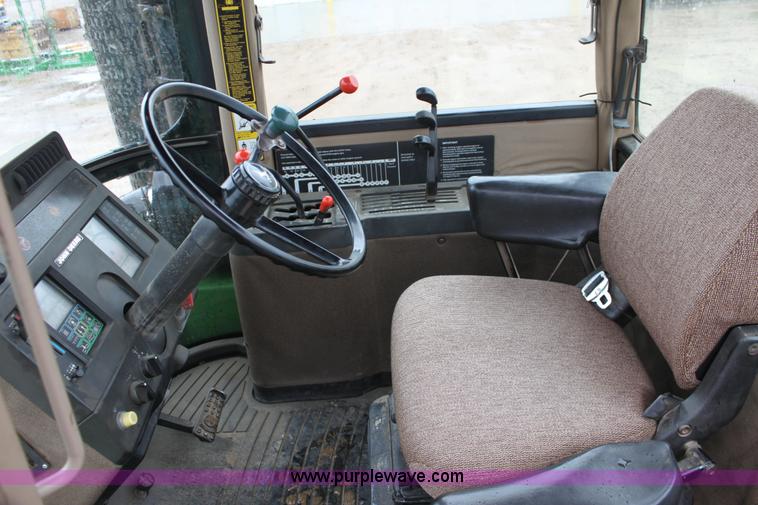 image for item F8709 1992 John Deere 8760 4WD tractor