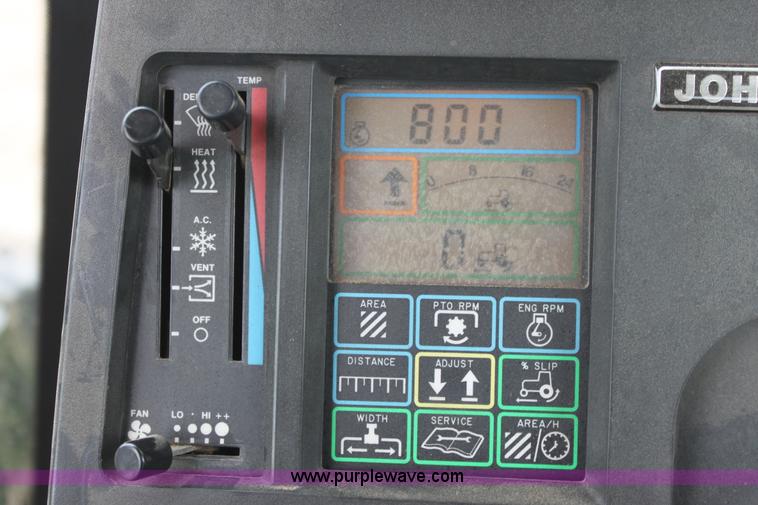 image for item F8709 1992 John Deere 8760 4WD tractor