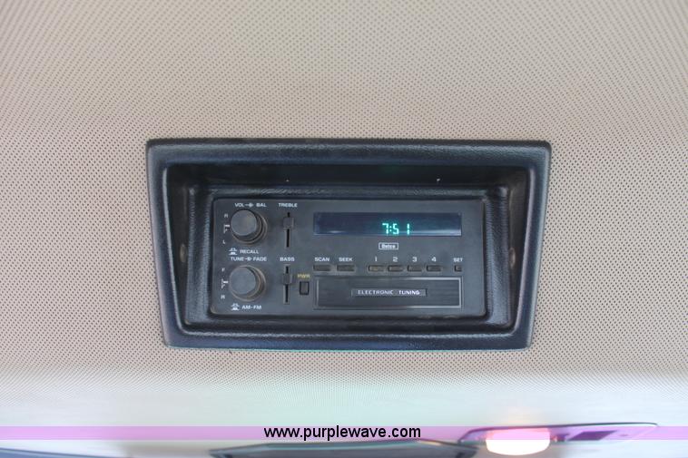 image for item F8709 1992 John Deere 8760 4WD tractor