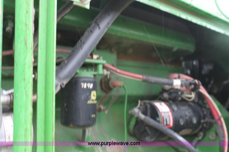 image for item F8709 1992 John Deere 8760 4WD tractor