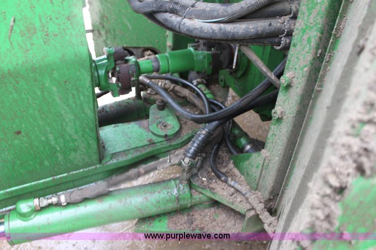 image for item F8709 1992 John Deere 8760 4WD tractor