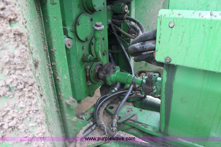 image for item F8709 1992 John Deere 8760 4WD tractor
