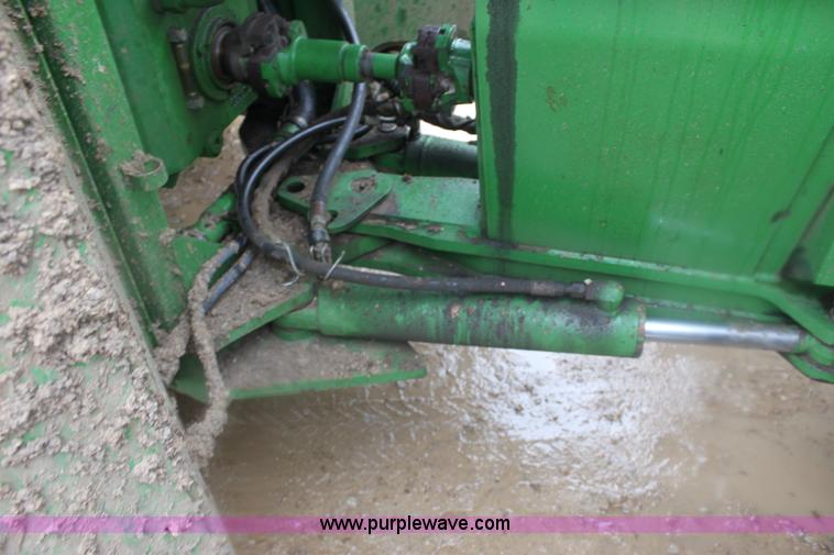 image for item F8709 1992 John Deere 8760 4WD tractor