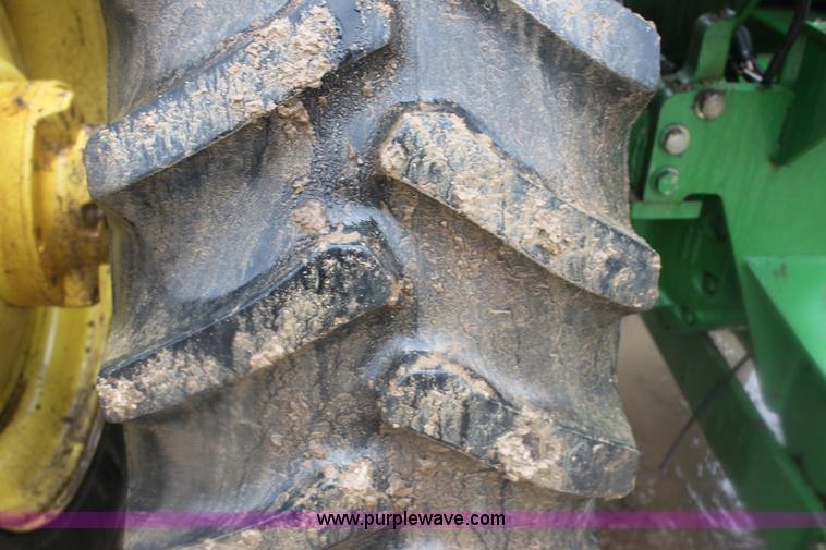 image for item F8709 1992 John Deere 8760 4WD tractor