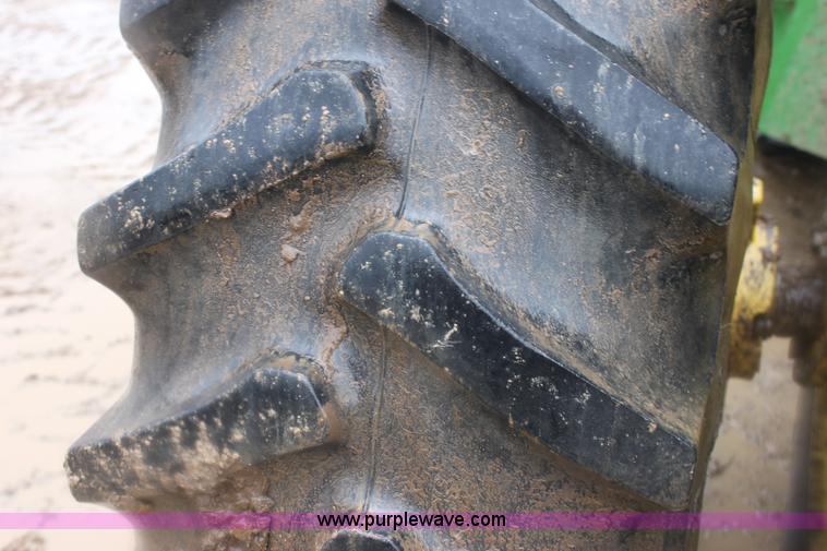 image for item F8709 1992 John Deere 8760 4WD tractor