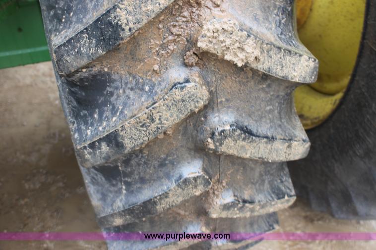 image for item F8709 1992 John Deere 8760 4WD tractor