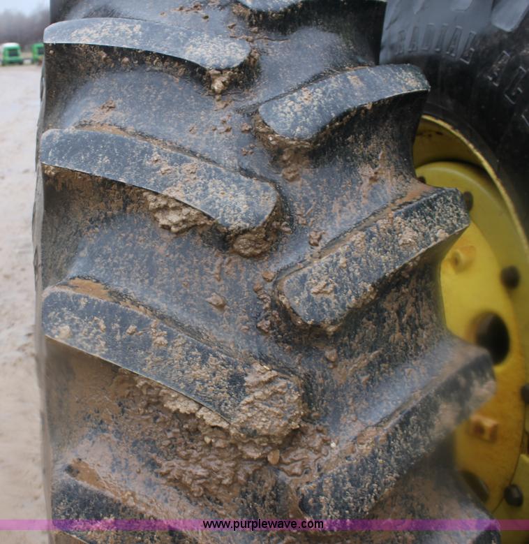 image for item F8709 1992 John Deere 8760 4WD tractor