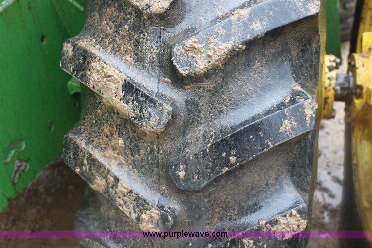 image for item F8709 1992 John Deere 8760 4WD tractor