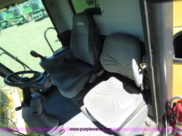 image for item F8776 2009 Caterpillar Lexion 560R 2WD combine