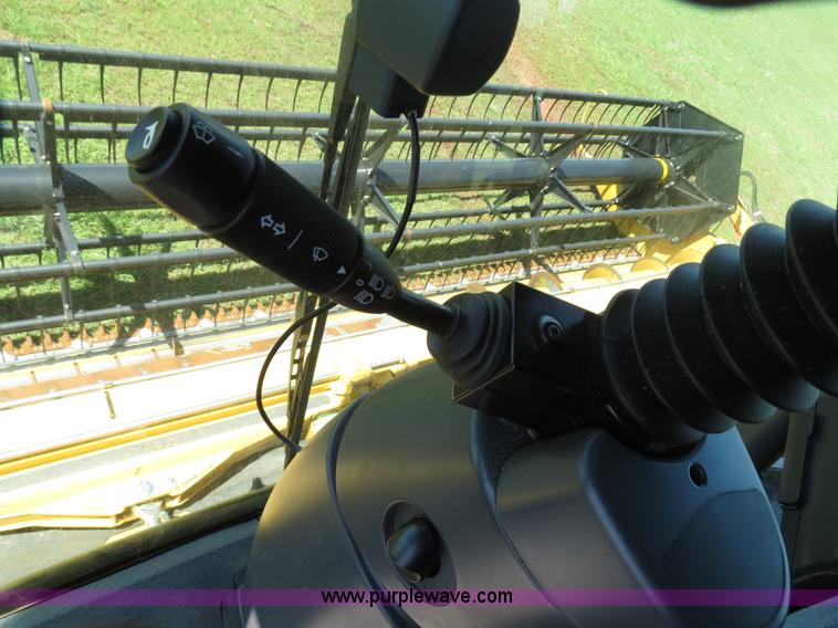 image for item F8776 2009 Caterpillar Lexion 560R 2WD combine