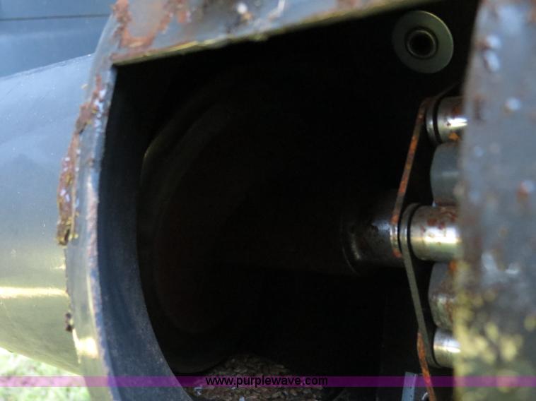 image for item F8776 2009 Caterpillar Lexion 560R 2WD combine