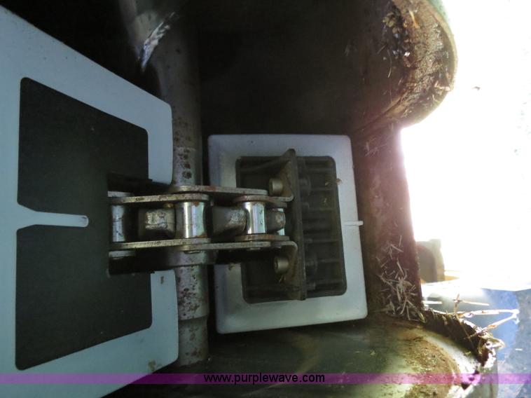 image for item F8776 2009 Caterpillar Lexion 560R 2WD combine