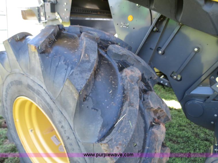 image for item F8776 2009 Caterpillar Lexion 560R 2WD combine