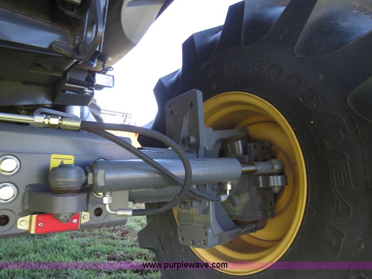 image for item F8776 2009 Caterpillar Lexion 560R 2WD combine