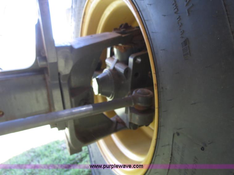 image for item F8776 2009 Caterpillar Lexion 560R 2WD combine