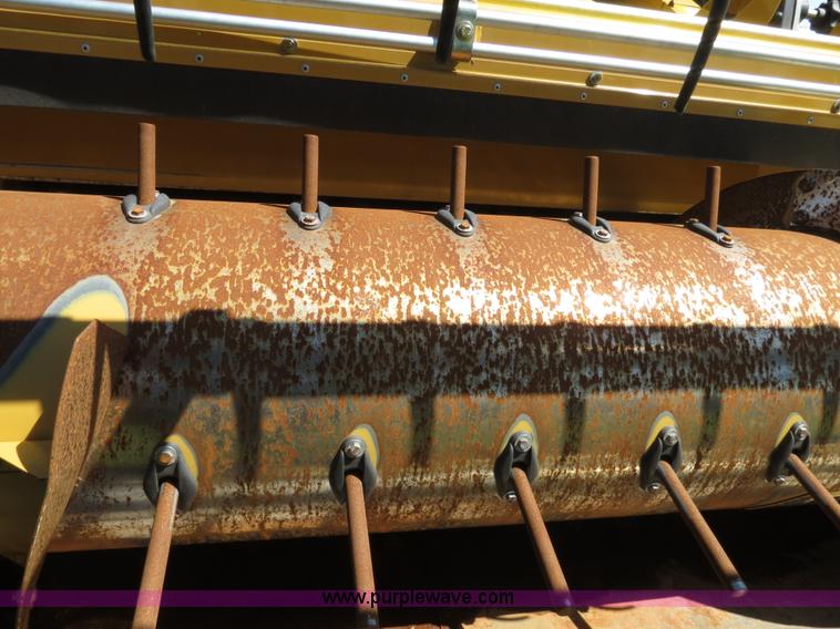 image for item F8776 2009 Caterpillar Lexion 560R 2WD combine