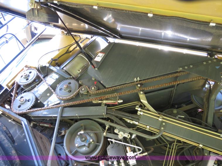 image for item F8776 2009 Caterpillar Lexion 560R 2WD combine