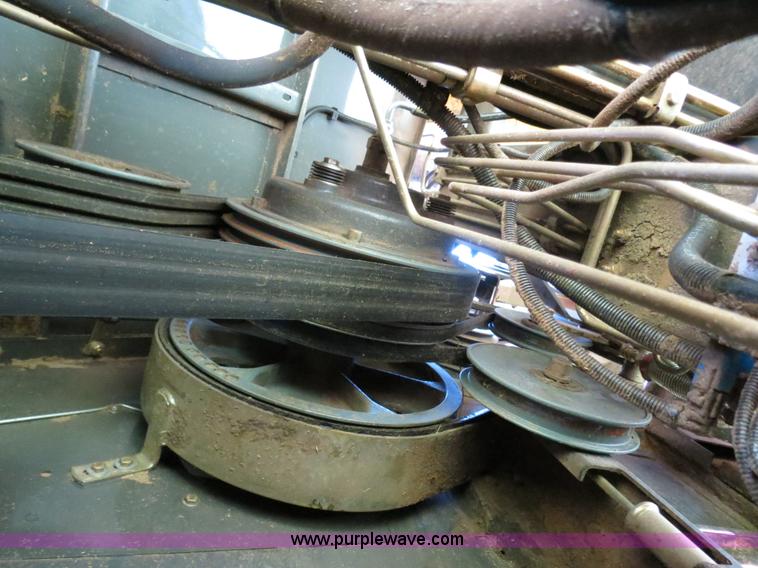 image for item F8776 2009 Caterpillar Lexion 560R 2WD combine