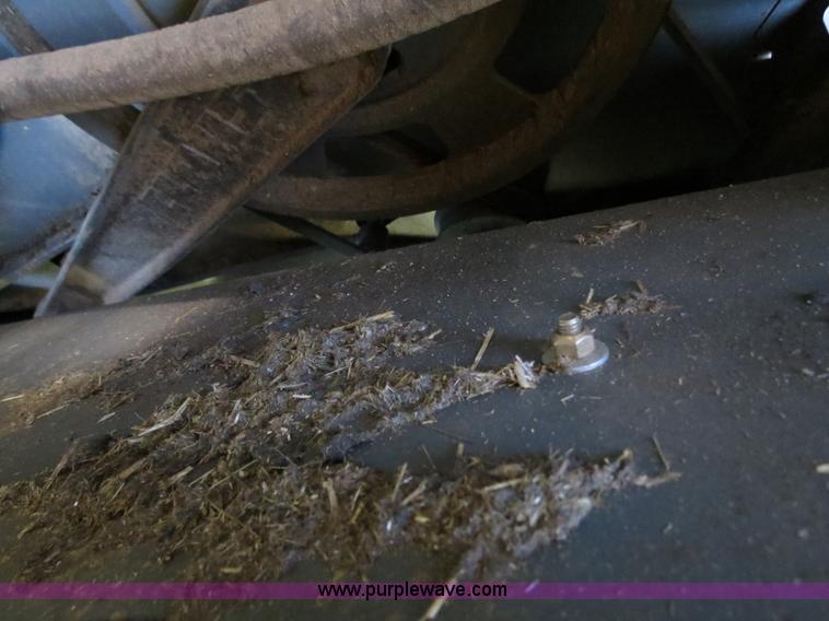 image for item F8776 2009 Caterpillar Lexion 560R 2WD combine