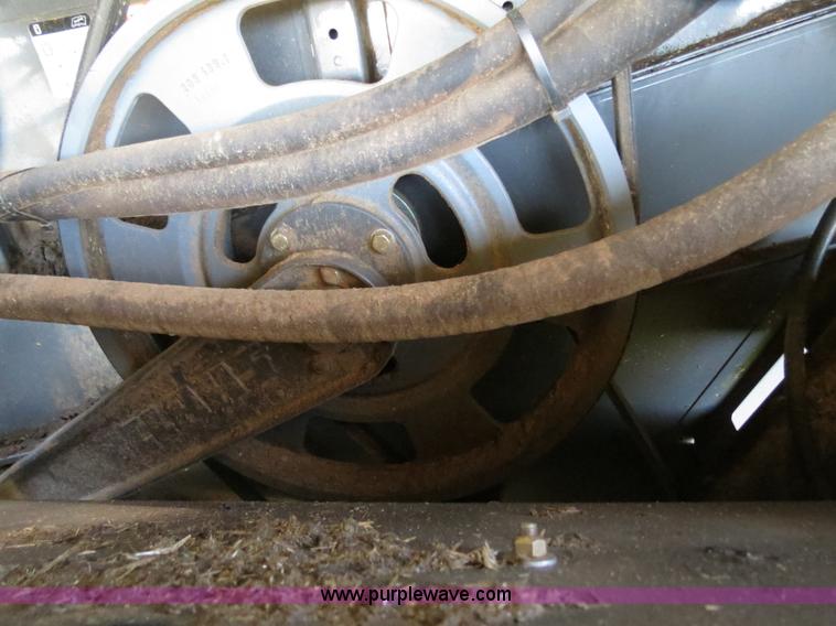 image for item F8776 2009 Caterpillar Lexion 560R 2WD combine