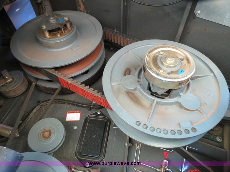 image for item F8776 2009 Caterpillar Lexion 560R 2WD combine