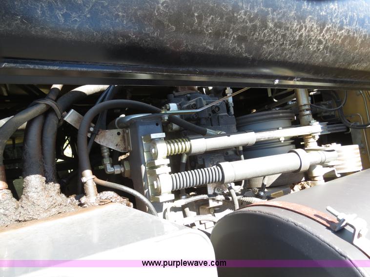 image for item F8776 2009 Caterpillar Lexion 560R 2WD combine