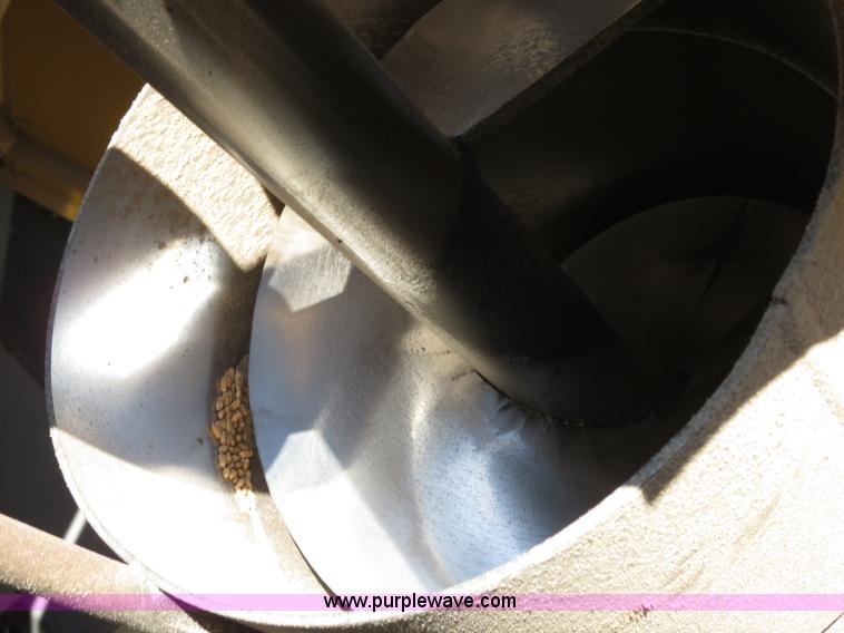 image for item F8776 2009 Caterpillar Lexion 560R 2WD combine