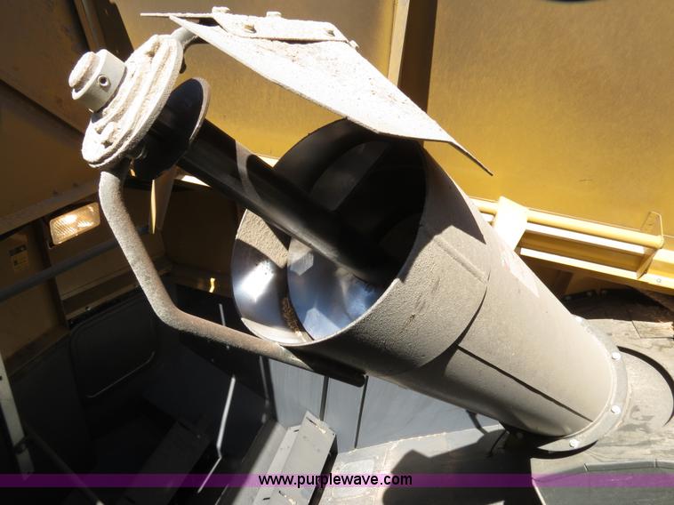 image for item F8776 2009 Caterpillar Lexion 560R 2WD combine