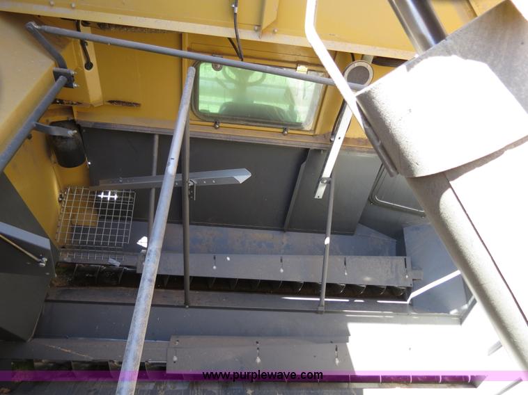 image for item F8776 2009 Caterpillar Lexion 560R 2WD combine