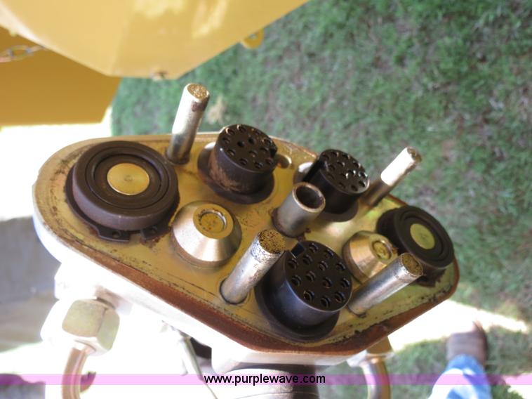 image for item F8776 2009 Caterpillar Lexion 560R 2WD combine