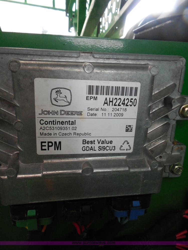 image for item F8804 2010 John Deere 9770 STS 2WD combine