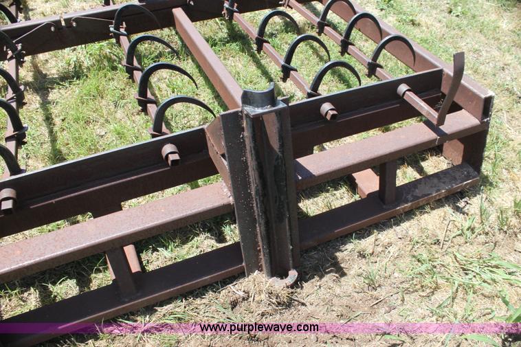image for item AE9213 Small square bale pickup attachment